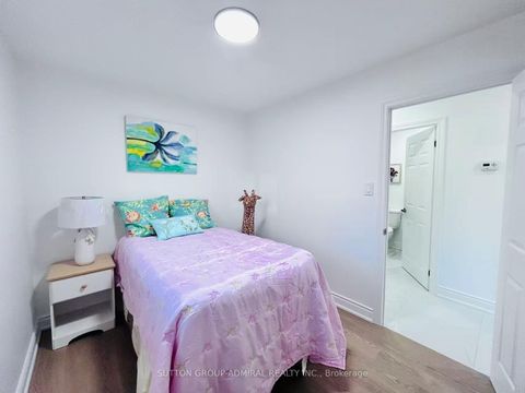 Photo 20 at 23 Hildenboro Square, L'Amoreaux, Toronto