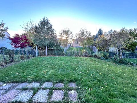 Photo 24 at 23 Hildenboro Square, L'Amoreaux, Toronto