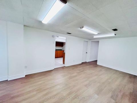 Photo 28 at 23 Hildenboro Square, L'Amoreaux, Toronto