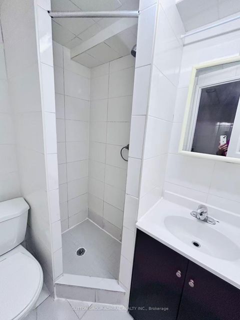 Photo 33 at 23 Hildenboro Square, L'Amoreaux, Toronto