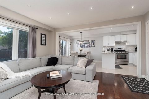 Photo 8 at 86 Corkwood Crescent, Maple, Vaughan