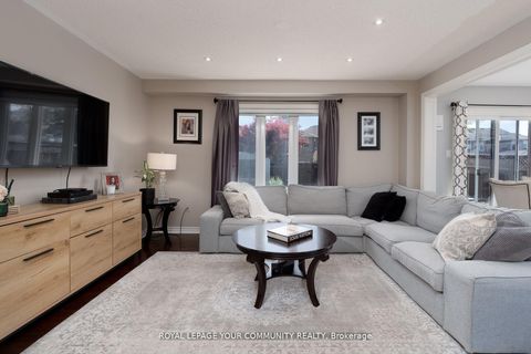 Photo 9 at 86 Corkwood Crescent, Maple, Vaughan