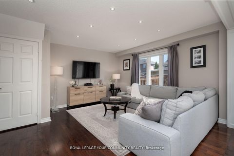 Photo 10 at 86 Corkwood Crescent, Maple, Vaughan