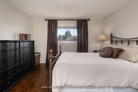 Photo 21 at 86 Corkwood Crescent, Maple, Vaughan