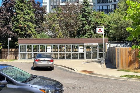 Photo 4 at 1905 - 3 Pemberton Avenue, Newtonbrook East, Toronto
