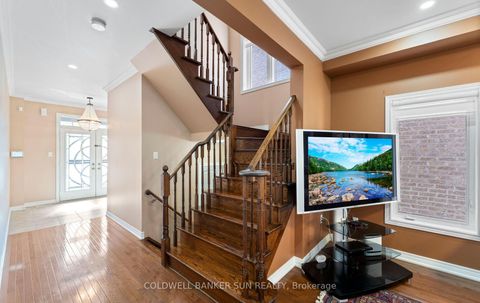 Photo 19 at 164 Canada Drive, Vellore Village, Vaughan