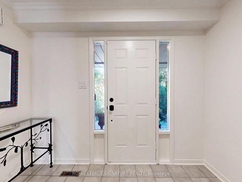 Photo 2 at 48 Millcroft Way, Brownridge, Vaughan