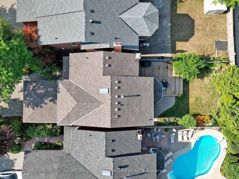 Photo 27 at 48 Millcroft Way, Brownridge, Vaughan