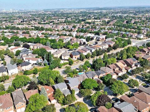 Photo 32 at 48 Millcroft Way, Brownridge, Vaughan