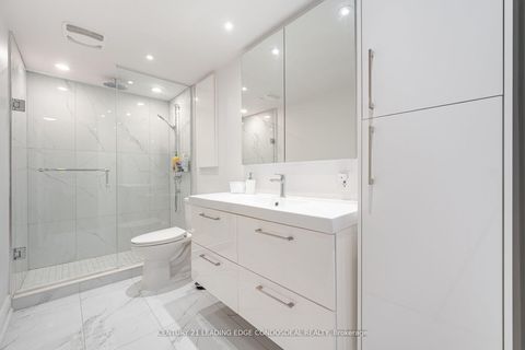 Photo 33 at 2106 - 33 University Avenue, Bay Street Corridor, Toronto