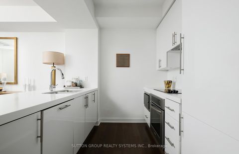 Photo 10 at 612 - 156 Portland Street, Waterfront Communities C1, Toronto