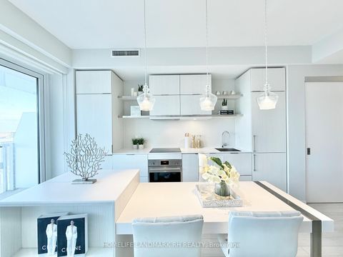 Photo 2 at 3910 - 197 Yonge Street, Yonge Corridor, Toronto