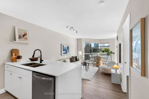 Photo 6 at 710 - 10 Yonge Street, Waterfront Communities C1, Toronto