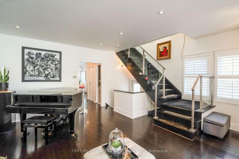 Photo 2 at 137 PARKVIEW Avenue, Willowdale East, Toronto
