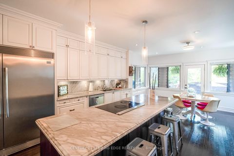 Photo 5 at 137 PARKVIEW Avenue, Willowdale East, Toronto