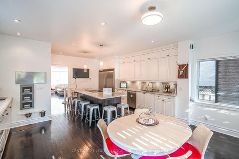 Photo 6 at 137 PARKVIEW Avenue, Willowdale East, Toronto