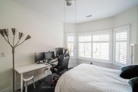 Photo 22 at 137 PARKVIEW Avenue, Willowdale East, Toronto