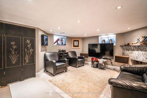 Photo 26 at 137 PARKVIEW Avenue, Willowdale East, Toronto