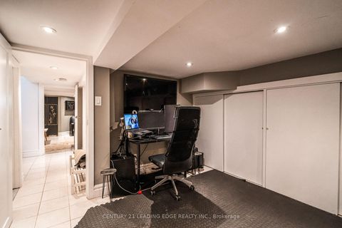 Photo 28 at 137 PARKVIEW Avenue, Willowdale East, Toronto