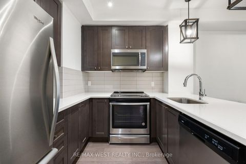 Photo 3 at 326 - 555 William Graham Drive, Rural Aurora, Aurora