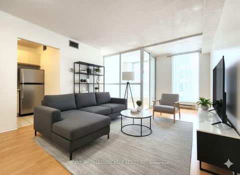 Photo 3 at 901 - 55 Centre Avenue, Bay Street Corridor, Toronto