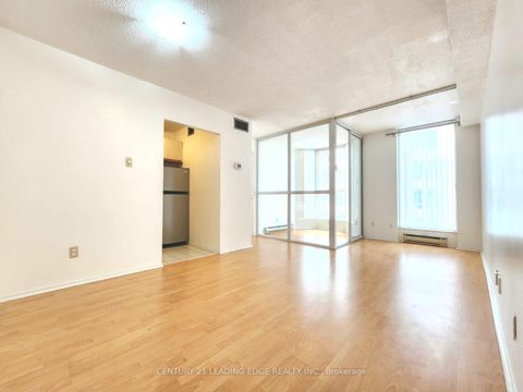 Photo 4 at 901 - 55 Centre Avenue, Bay Street Corridor, Toronto