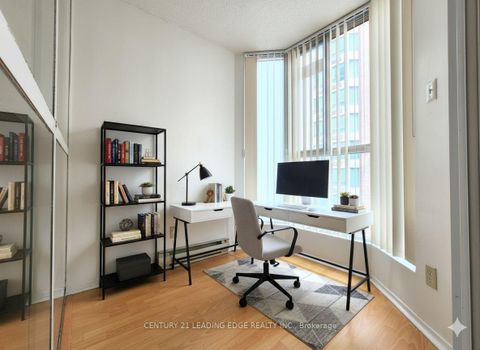 Photo 5 at 901 - 55 Centre Avenue, Bay Street Corridor, Toronto