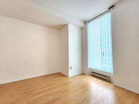 Photo 9 at 901 - 55 Centre Avenue, Bay Street Corridor, Toronto