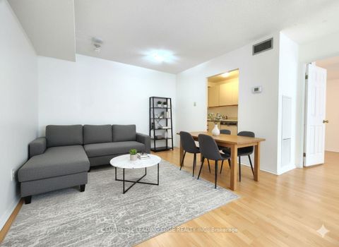 Photo 10 at 901 - 55 Centre Avenue, Bay Street Corridor, Toronto