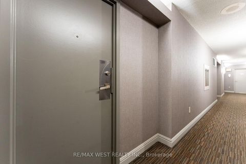 Photo 5 at 205 - 725 King Street W, Niagara, Toronto