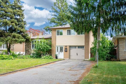Photo 1 at 21 Nuffield Drive, Guildwood, Toronto