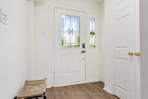 Photo 2 at 21 Nuffield Drive, Guildwood, Toronto