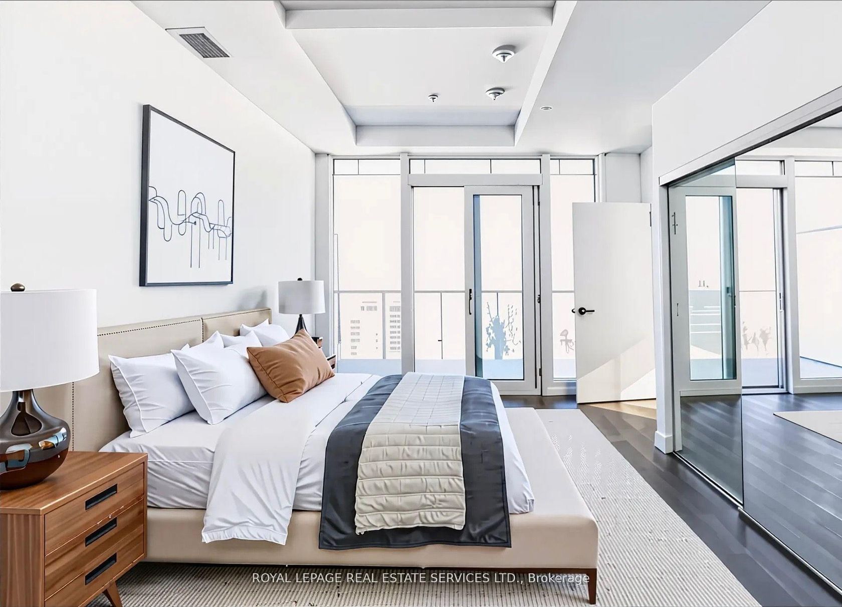 4203 - 3900 Confederation Parkway, City Centre, Mississauga by Loree Meneguzzi Real Estate 4203 - 3900 Confederation Parkway, City Centre, Mississauga