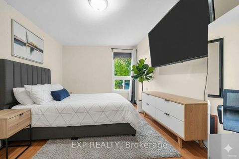 Photo 10 at 14 - 33 Four Winds Drive, York University Heights, Toronto