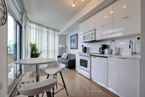 Photo 7 at 3902 - 21 Iceboat Terrace, Waterfront Communities C1, Toronto