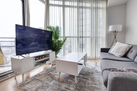 Photo 10 at 3902 - 21 Iceboat Terrace, Waterfront Communities C1, Toronto