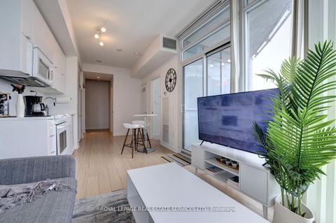 Photo 11 at 3902 - 21 Iceboat Terrace, Waterfront Communities C1, Toronto