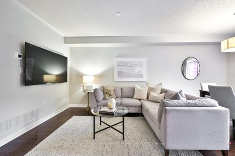 Photo 4 at 2247 Hummingbird Way, WT West Oak Trails, Oakville