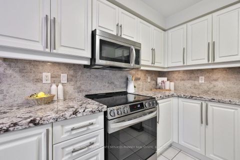 Photo 12 at 2247 Hummingbird Way, WT West Oak Trails, Oakville