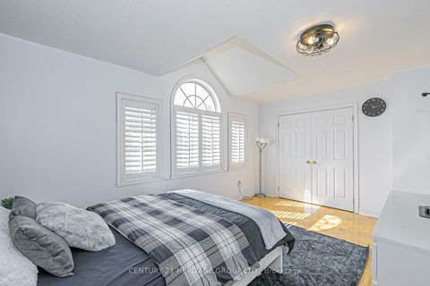 Photo 23 at 29 Eminence Road, Patterson, Vaughan