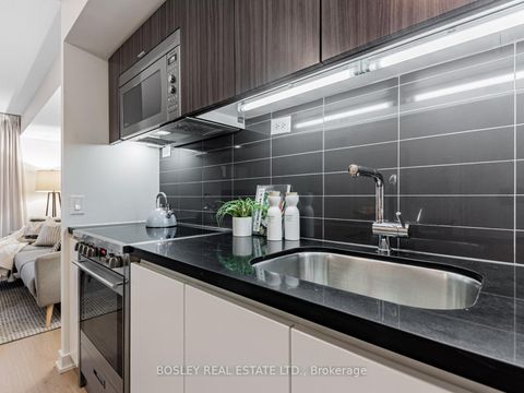 Photo 3 at 811 - 75 Queens Wharf Road, Waterfront Communities C1, Toronto