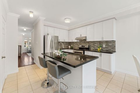 Photo 4 at 39 Pitney Avenue, Jefferson, Richmond Hill