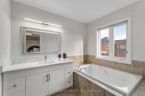 Photo 9 at 39 Pitney Avenue, Jefferson, Richmond Hill