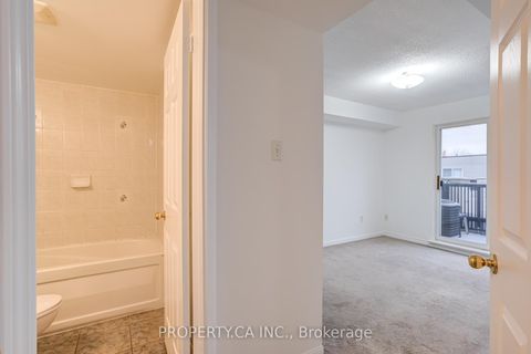 Photo 17 at 2083 - 65 George Appleton Way E, CFB, Toronto