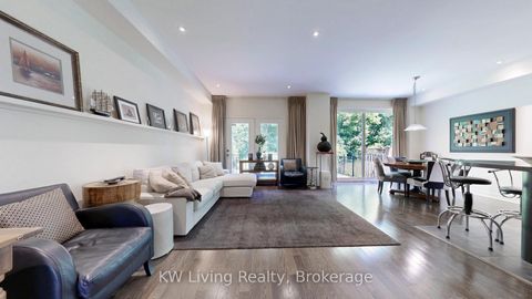 Photo 2 at 16 Carriage House Court, Jefferson, Richmond Hill