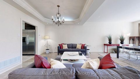 Photo 6 at 16 Carriage House Court, Jefferson, Richmond Hill