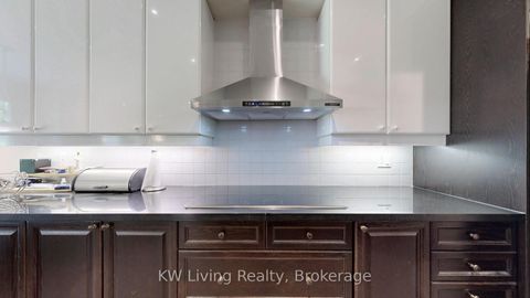 Photo 11 at 16 Carriage House Court, Jefferson, Richmond Hill