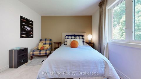 Photo 24 at 16 Carriage House Court, Jefferson, Richmond Hill