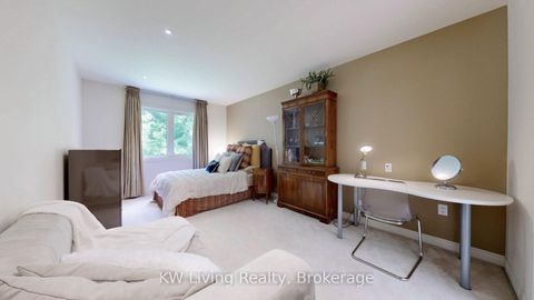 Photo 28 at 16 Carriage House Court, Jefferson, Richmond Hill