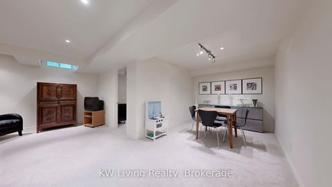 Photo 31 at 16 Carriage House Court, Jefferson, Richmond Hill